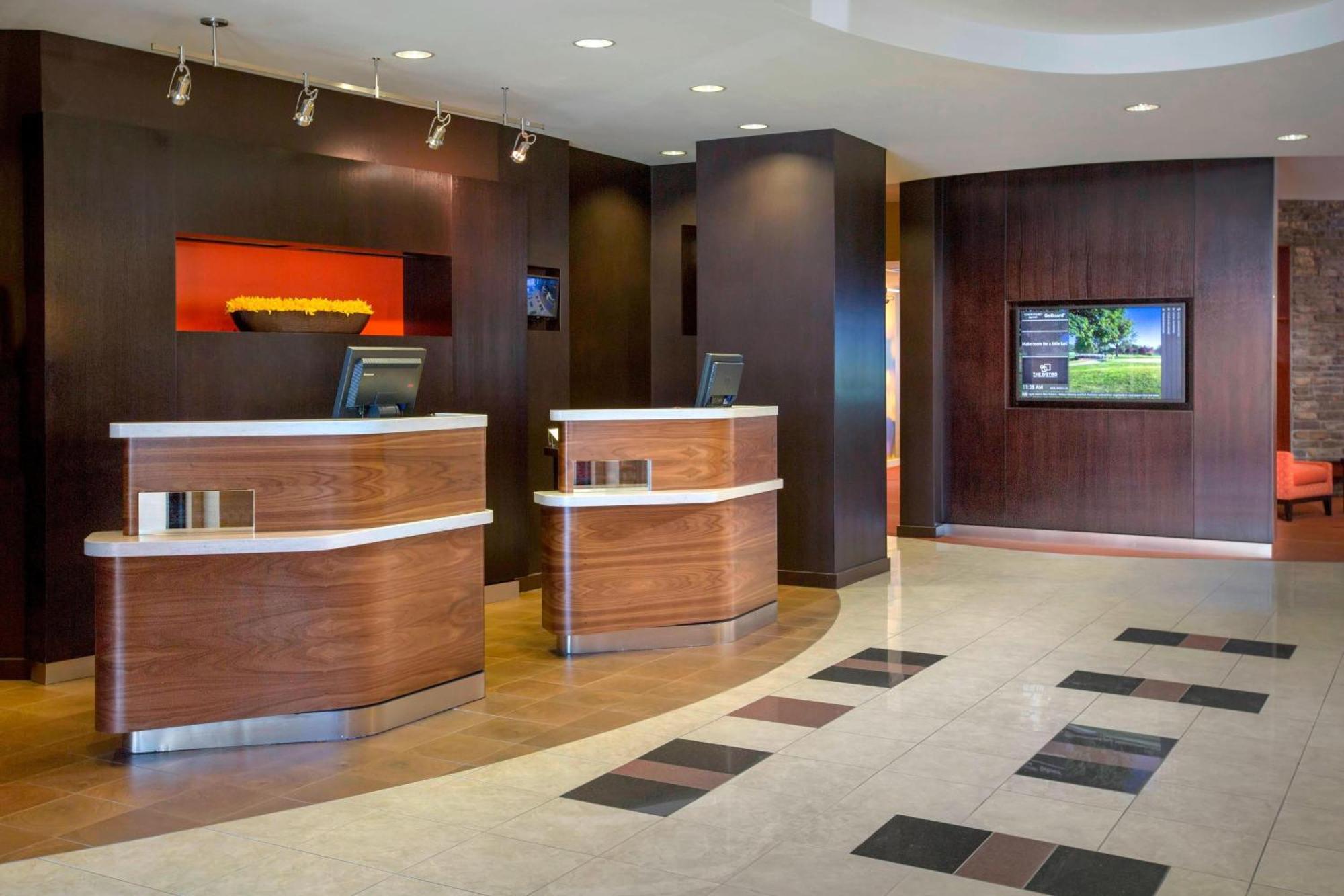 Courtyard By Marriott Paramus Hotel Exterior photo