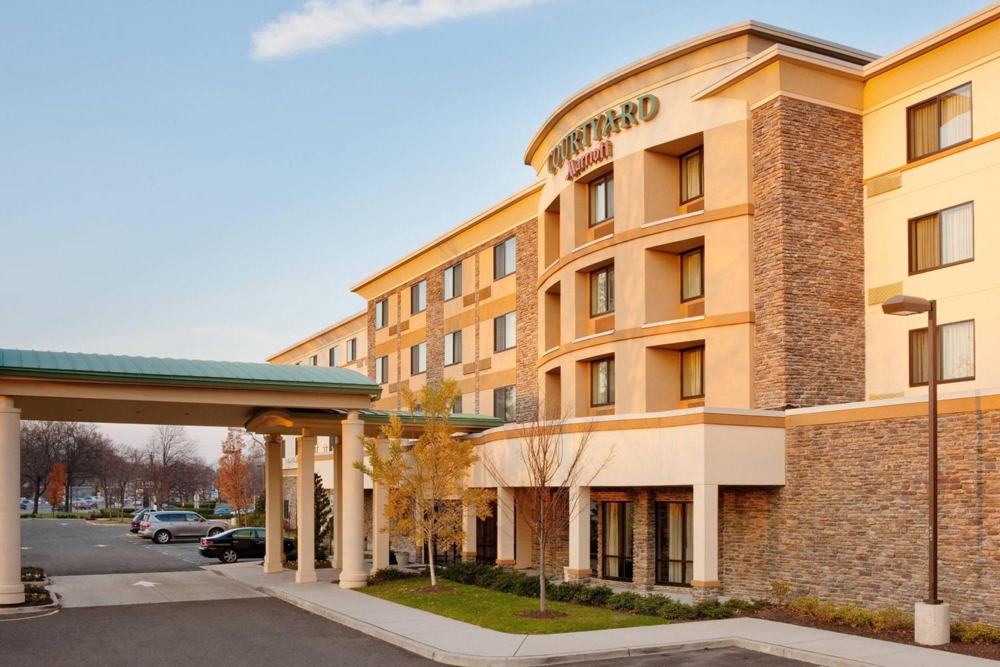 Courtyard By Marriott Paramus Hotel Exterior photo